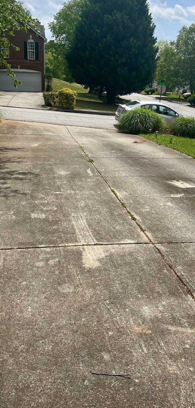 House siding before washing — green algae streaks